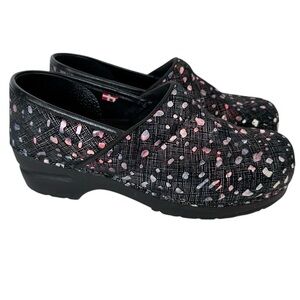 Sanita Halley Clogs Womens Euro 40 Black Printed Suede Work Shoes Comfortcore